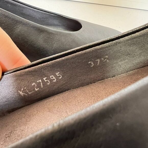 Stuart Weitzman Choked-Up Black Leather Wedge Pump - Picture 7 of 7